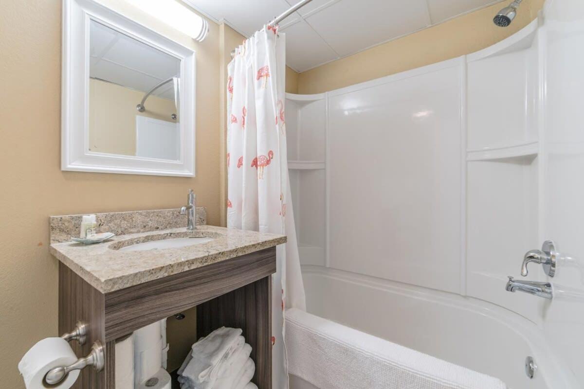 Ground Floor Ocean Front Studio - Caravelle Resort 124 เมอร์เทิลบีช ภายนอก รูปภาพ